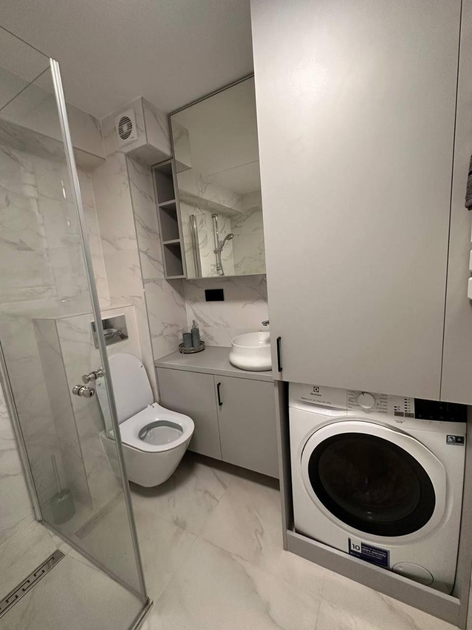 Sunny Loft 24x7 X Free Parking X Close To Old Town By H&h Апартаменты